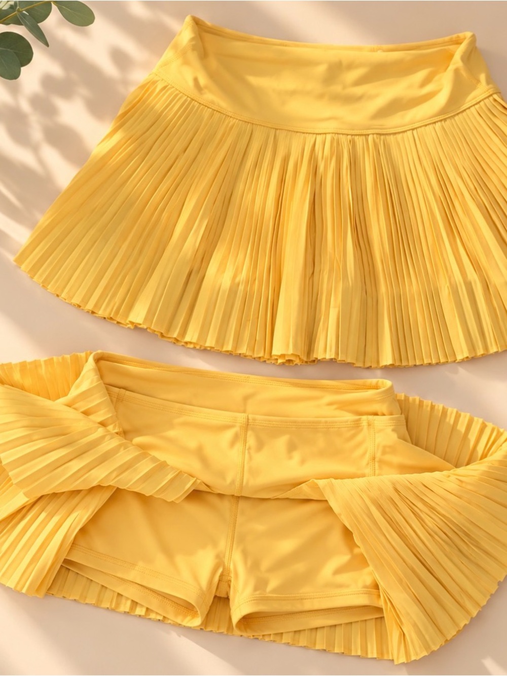 ☀️ SAME CLOSET, NEW VIBE! 💛 
YELLOW PLEATED SKORT